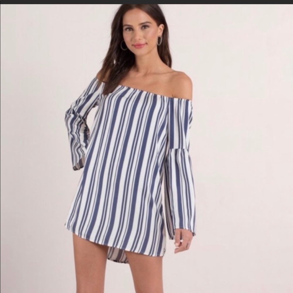 Like new off the shoulder bell sleeve dress